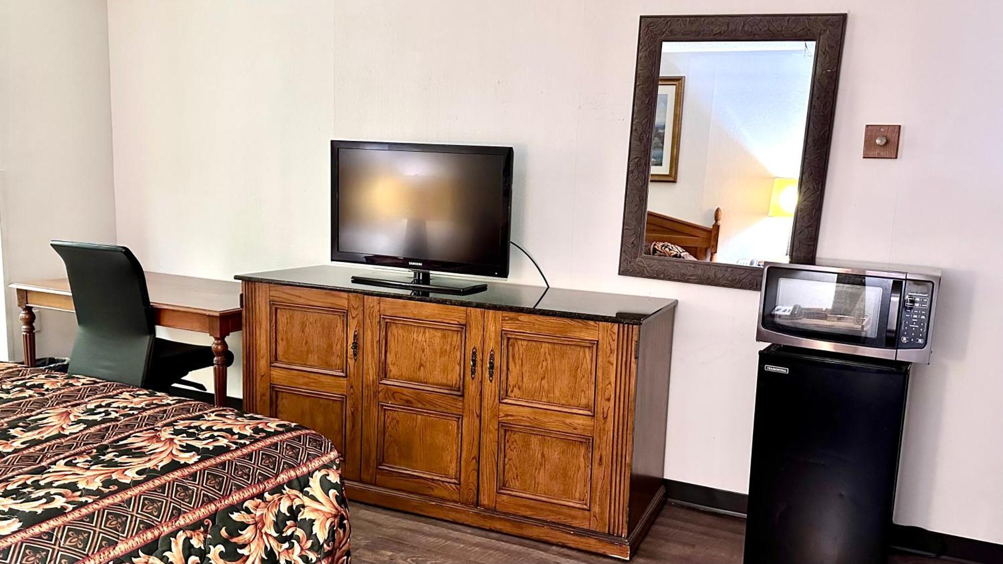 Executive Inn Dallas Room photo
